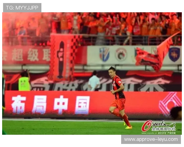 豪门对决再掀高潮本轮焦点战引爆足坛争冠格局生变悬念陡增引热议 豪门对决再掀高潮本轮焦点战引爆足坛争冠格局生变悬念陡增引热议