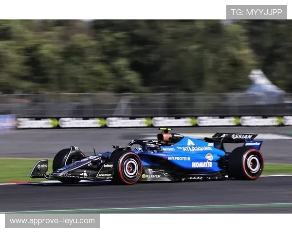 F1赛季更新：新规则引发车队策略调整 赛车技术创新持续推动赛事发展