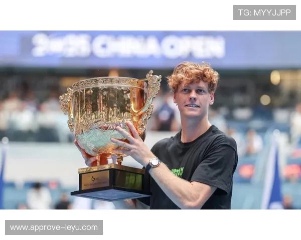 网球大师赛精彩纷呈 赛季最后大战引发全球热议